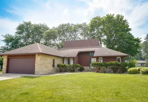 223 8th St, Prairie Du Sac, WI 53578
