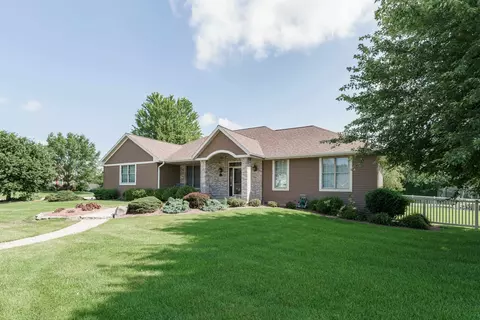 4138 Huntinghorne Dr, Janesville, WI 53546