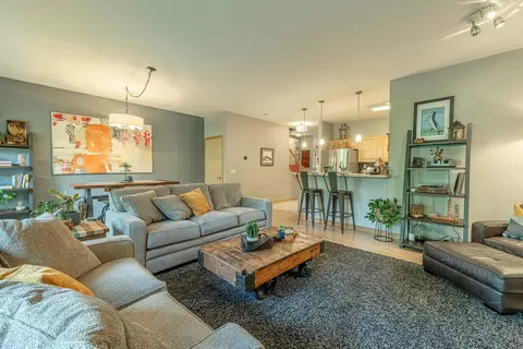 704 Clardell Dr, Sun Prairie, WI 53590