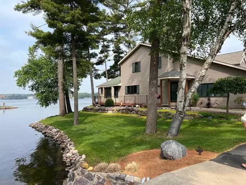 1267 Canyon Rd, Wisconsin Dells, WI 53965