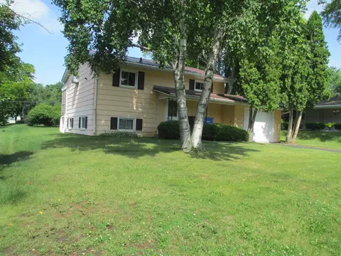 721 Jacquelyn Dr, Baraboo, WI 53913