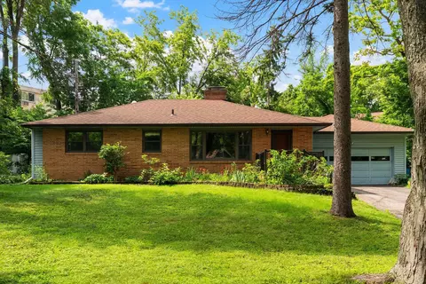 6 Wood Cir, Madison, WI 53705