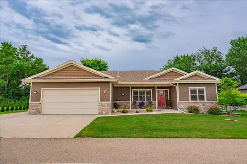 102 Penny Ln, Lodi, WI 53555