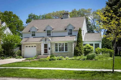 146 Kensington Dr, Madison, WI 53704