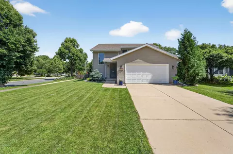 7037 Parker Hill Dr, Madison, WI 53719
