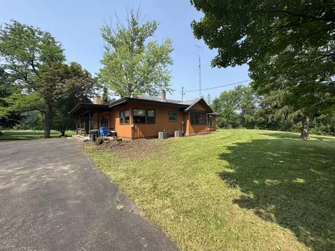 2251 River Rd, Wisconsin Dells, WI 53965