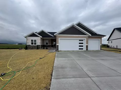 256 Falcon Ct, Sauk City, WI 53583