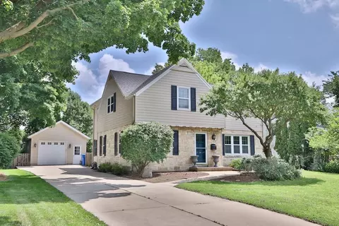 266 Kensington Dr, Madison, WI 53704