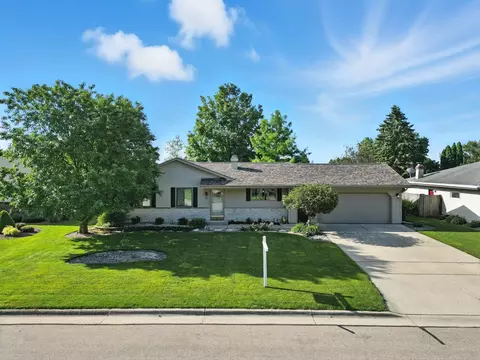 4018 Beacon Hill Dr, Janesville, WI 53546