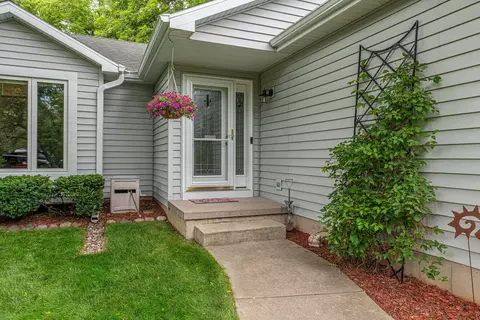 7549 W Village Crest Dr, Madison, WI 53719