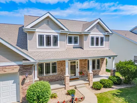 2 Greystone Cir, Middleton, WI 53562