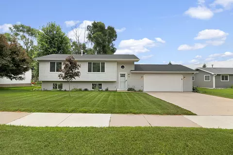 209 W Lafollette St, Pardeeville, WI 53954