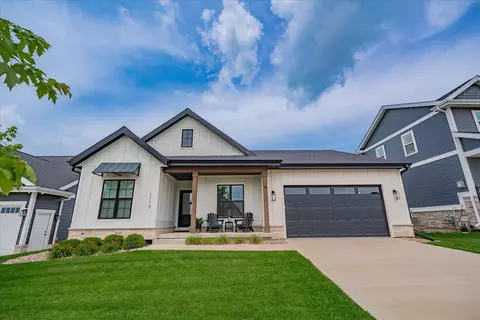 1115 Ballweg Ln, Waunakee, WI 53597