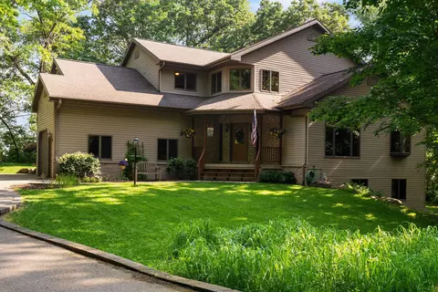 2000 Timber Lake Rd, Fitchburg, WI 53575