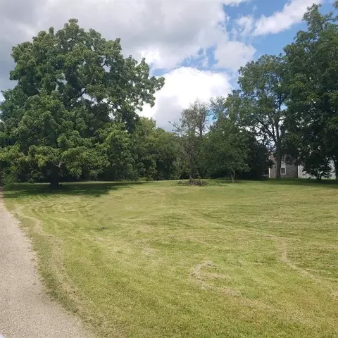 624-626 11th Ave, Monroe, WI 53566