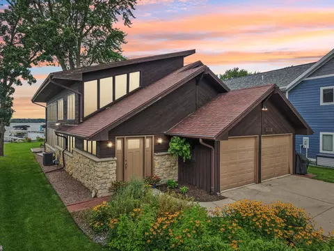 5006 Card Ave, Mcfarland, WI 53558