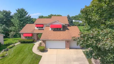 18 Clarendon Ct, Madison, WI 53704