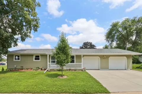 215 S Lincoln St, Poynette, WI 53955
