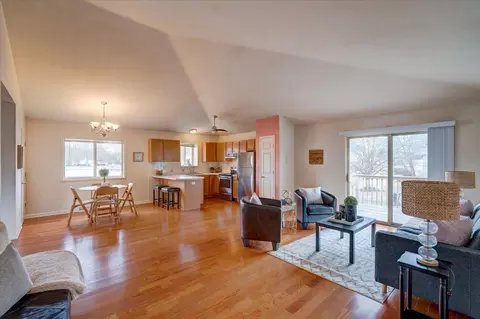 201 Hjemdal Ln, Deerfield, WI 53531