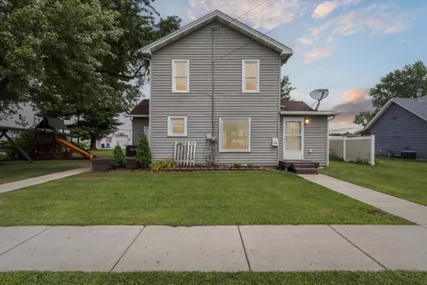 705 12th St, Brodhead, WI 53520