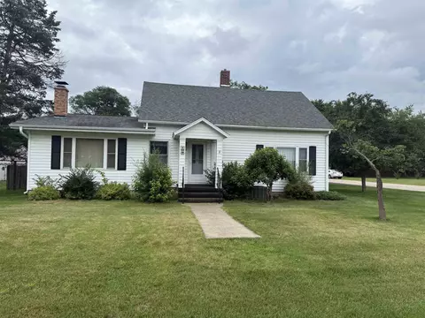 109 S 1st St, Avoca, WI 53506