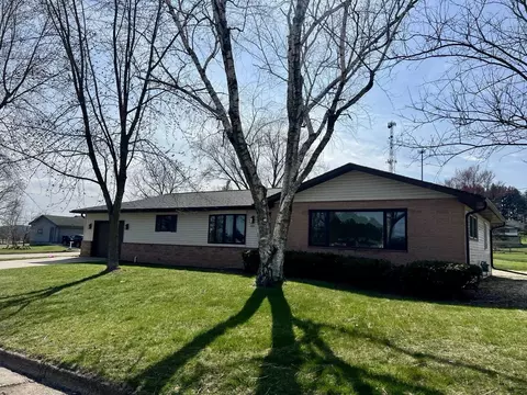 229 S Grant St, Belleville, WI 53508