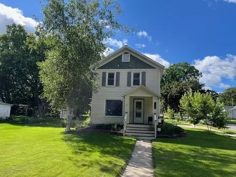 804 S Lewis St, Columbus, WI 53925
