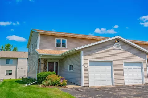 455 Bowlavard Ave #4, Belleville, WI 53508