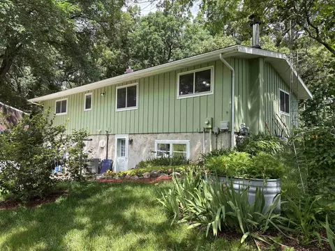 395 Country Mm Rd, Brooklyn, WI 53521