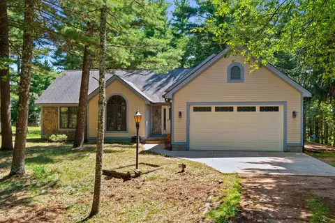 376 Backwater Trl, Nekoosa, WI 54457
