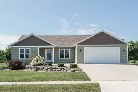 813 Seymour St, Waupun, WI 53963