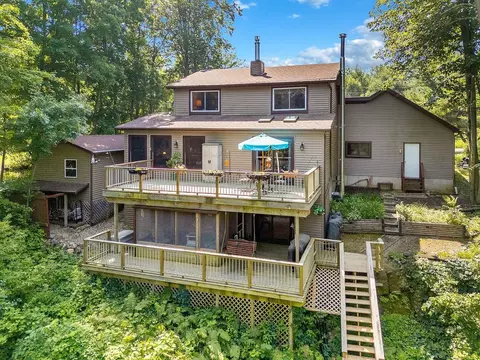 e4524 West Redstone Drive, La Valle, WI 53941
