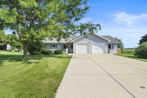 1621 Carlson Pl, Watertown, WI 53094