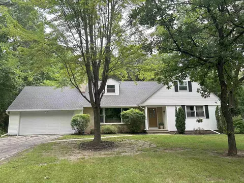 2948 Witzel Ave, Oshkosh, WI 54904