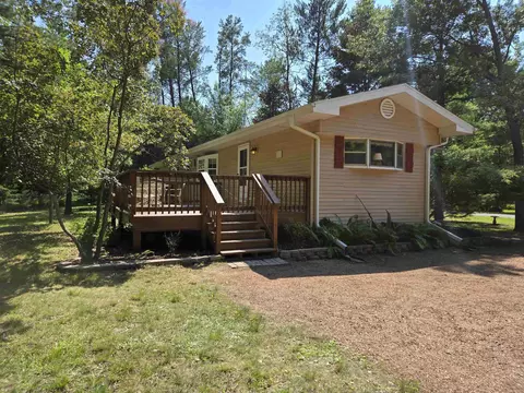 2128 Sauk St, Friendship, WI 53934