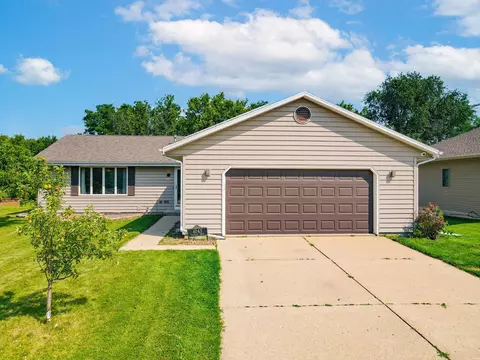 4043 Bordeaux Dr, Janesville, WI 53546