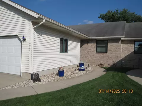 629 Constitution Ln, Deforest, WI 53532