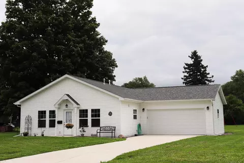1811 Wolcott St, Janesville, WI 53546