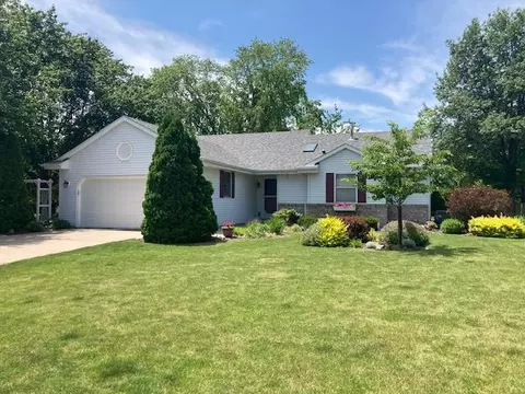 1021 Sentinel Dr, Janesville, WI 53546