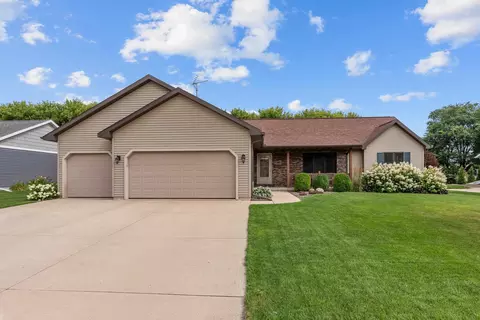 724 Robin Rd, Waupun, WI 53963