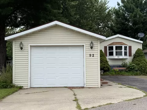 92 Woodland Dr, Wisconsin Dells, WI 53965
