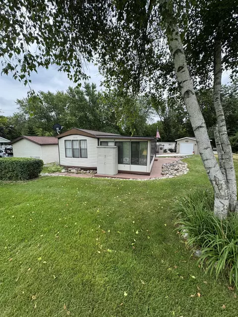 398 Skyline Dr, Edgerton, WI 53534