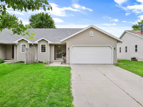 411 Trailside Dr, Deforest, WI 53532