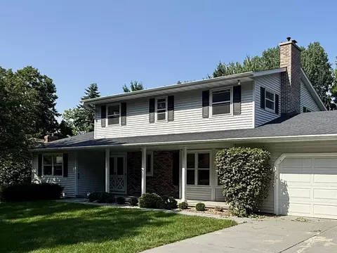 429 Walnut Grove Dr, Madison, WI 53717