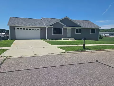 2025 Retzlaff Dr, Reedsburg, WI 53959