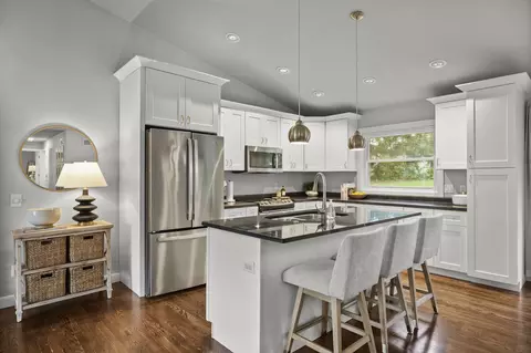 2578 Petersburg Cir, Fitchburg, WI 53719