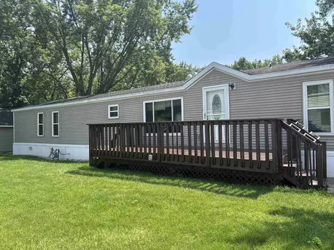 32200 45th St #341, Burlington, WI 53105