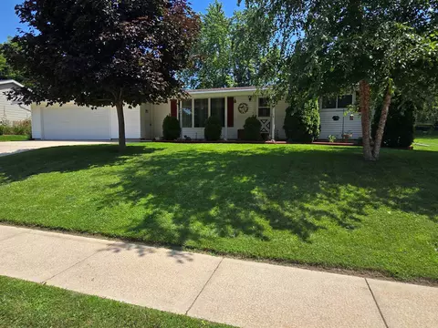 525 Mayparty Dr, Ripon, WI 54971
