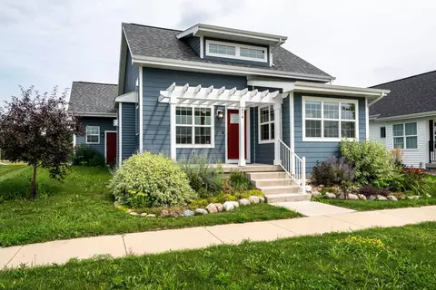474 Peterson Trl, Oregon, WI 53575