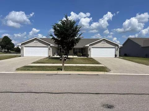 45294531 Squaw Valley Dr, Loves Park, IL 61111